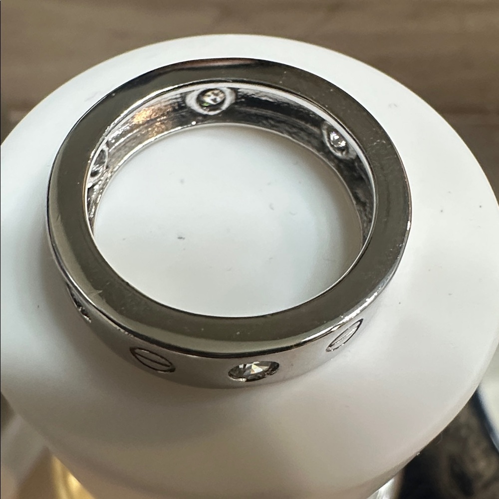 Silver Ring with Bezel Set Swarovski Crystals Size 6.5 - Picture 2 of 3